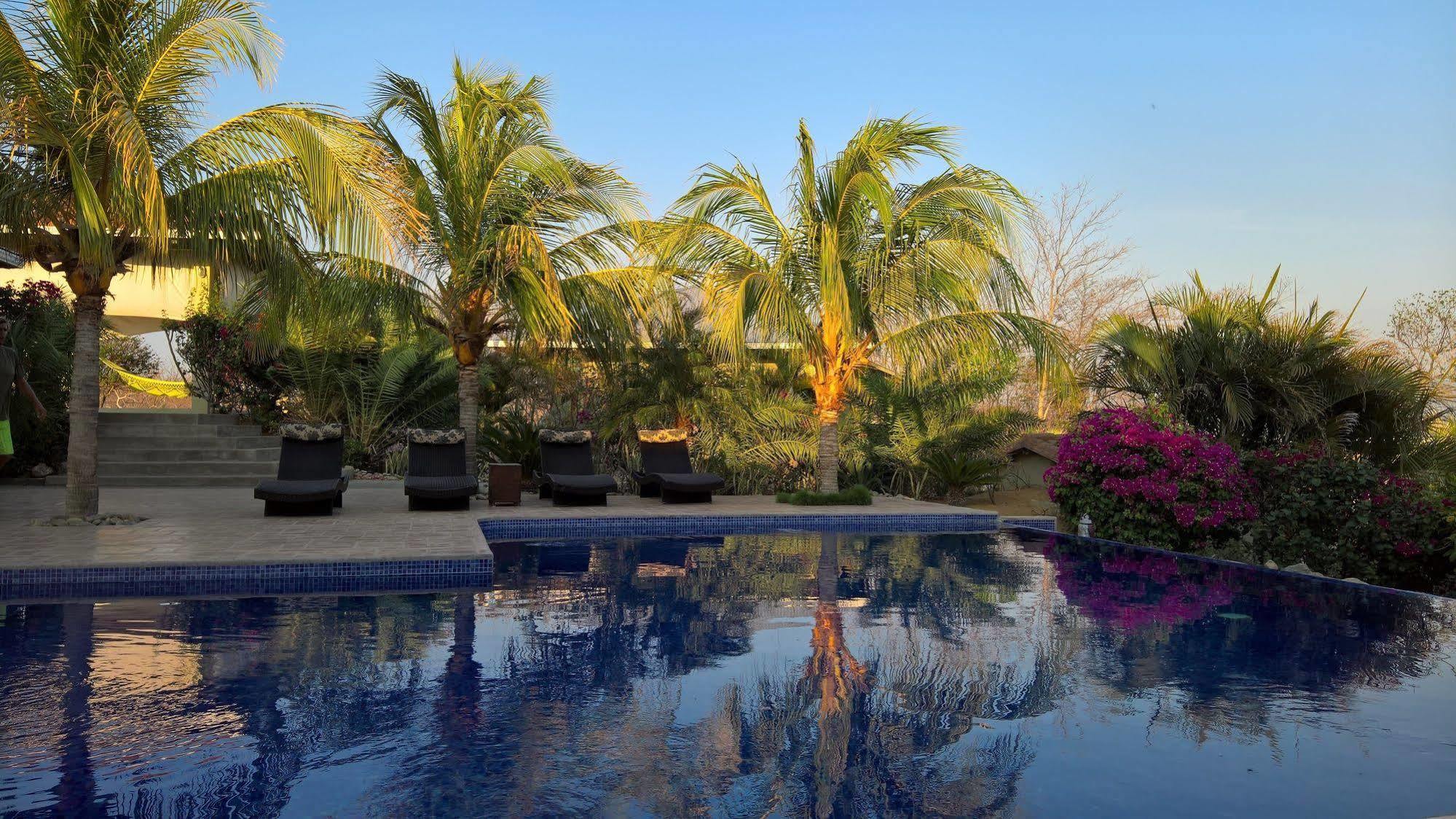 Soma Surf Resort Tola Exterior foto